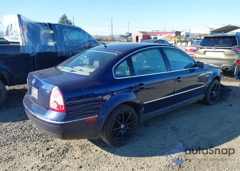2002 Volkswagen Passat Glx from USA, damaged, VIN WVWRH63B42E401606